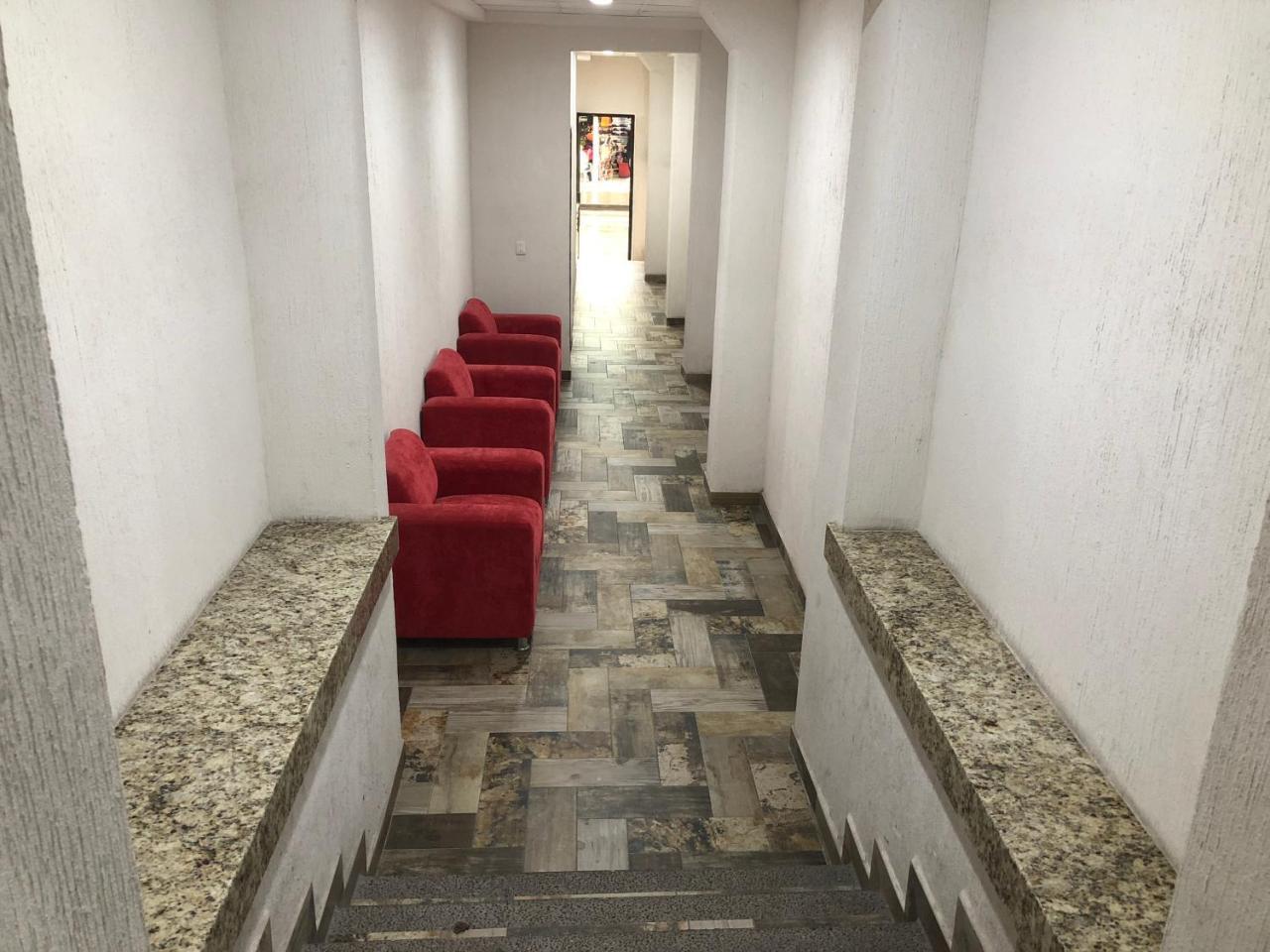 Hotel Del Carmen เลออน ภายนอก รูปภาพ